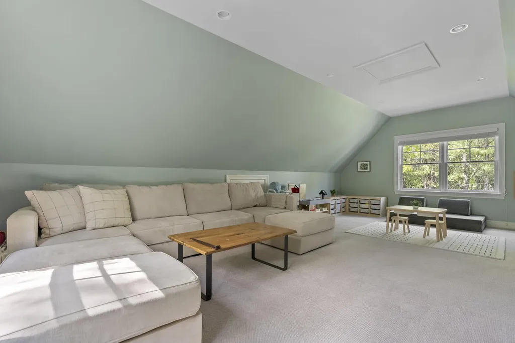 194 Foreside Road Falmouth ME 04105
