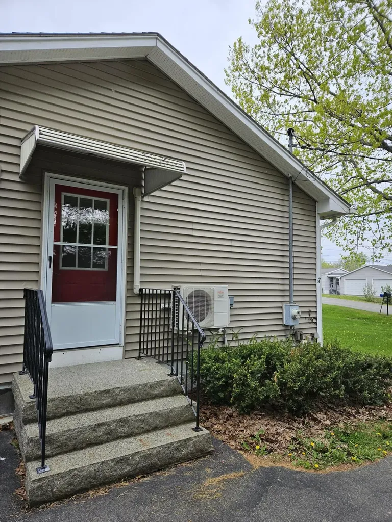 3 Brayley Avenue Fairfield ME 04937