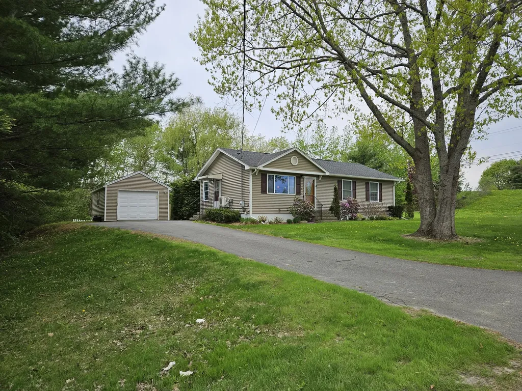 3 Brayley Avenue Fairfield ME 04937