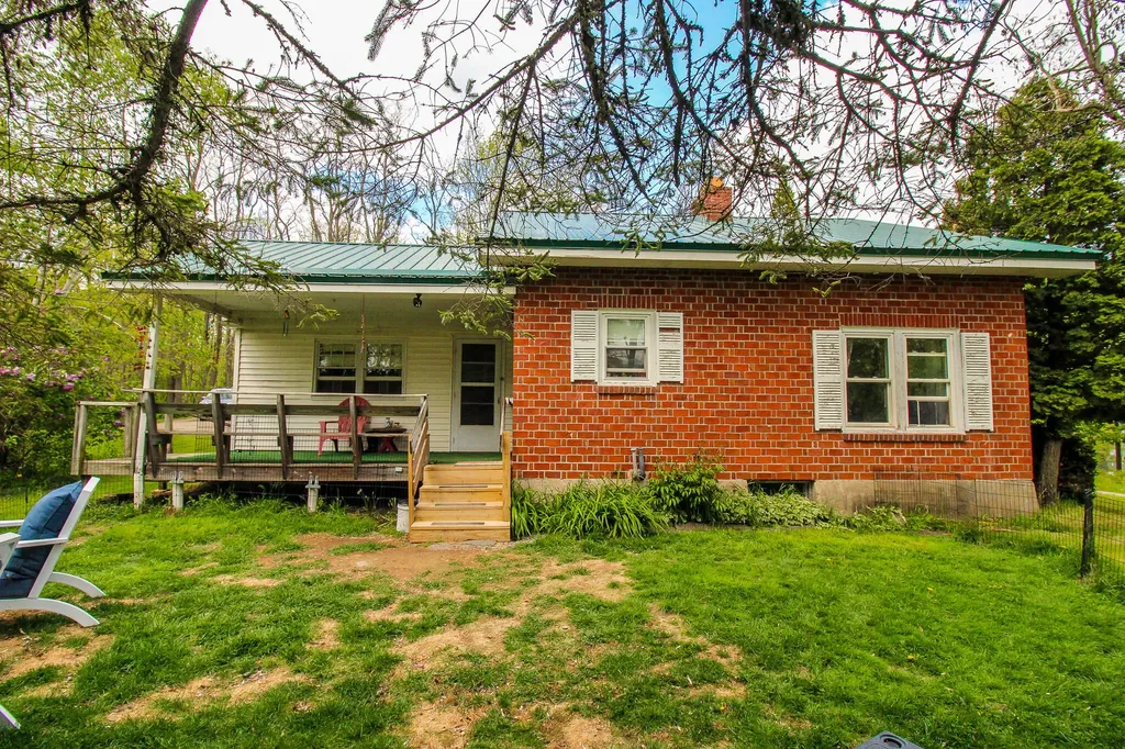 1350 Pushaw Road Glenburn ME 04401