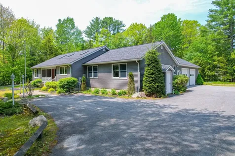 6 Royal Oak Circle Topsham ME 04086