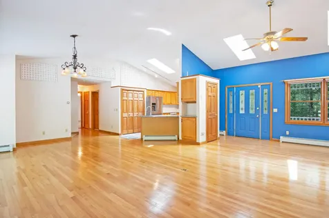 6 Royal Oak Circle Topsham ME 04086