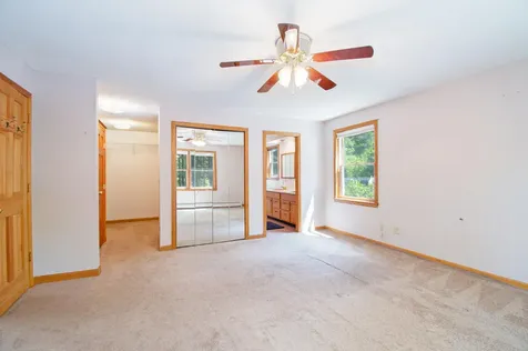 6 Royal Oak Circle Topsham ME 04086
