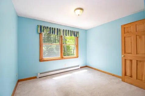 6 Royal Oak Circle Topsham ME 04086