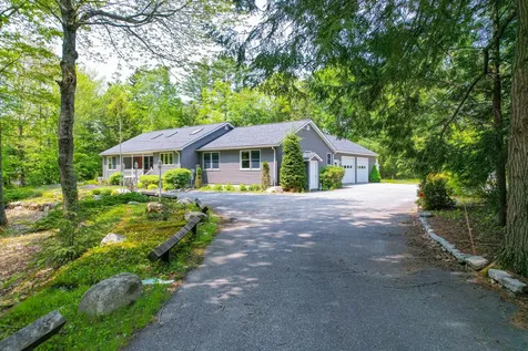 6 Royal Oak Circle Topsham ME 04086