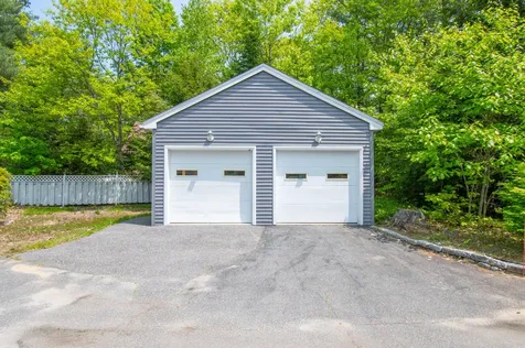 6 Royal Oak Circle Topsham ME 04086