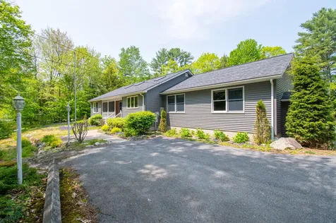6 Royal Oak Circle Topsham ME 04086
