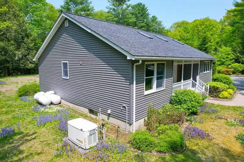 6 Royal Oak Circle Topsham ME 04086