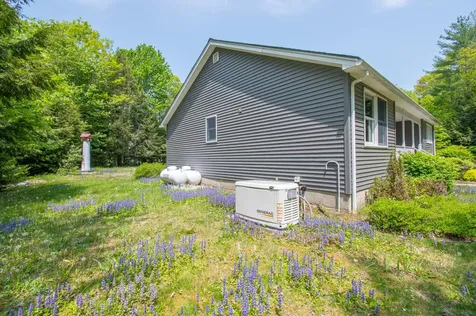 6 Royal Oak Circle Topsham ME 04086