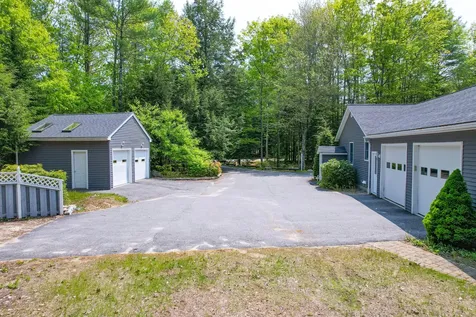 6 Royal Oak Circle Topsham ME 04086