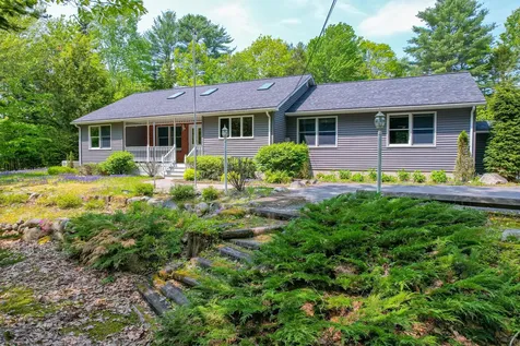 6 Royal Oak Circle Topsham ME 04086