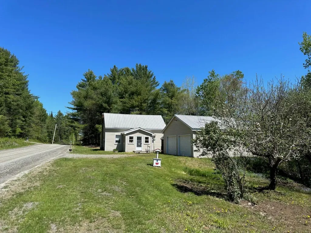 101 North Road Athens ME 04912