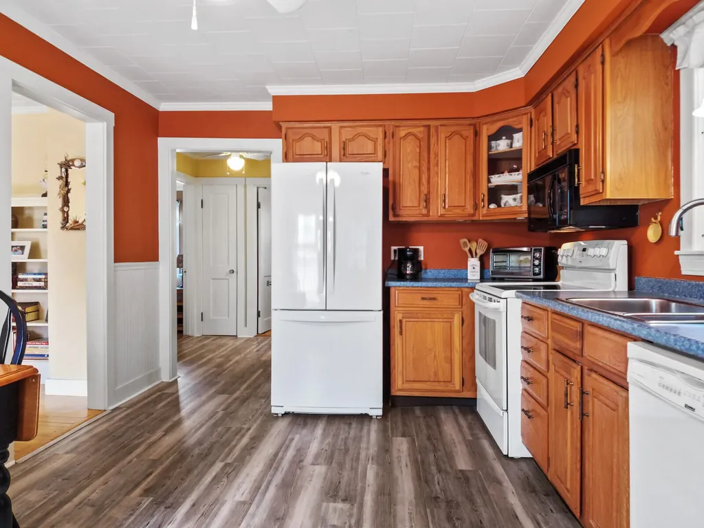 17 Davenport Street Augusta ME 04330