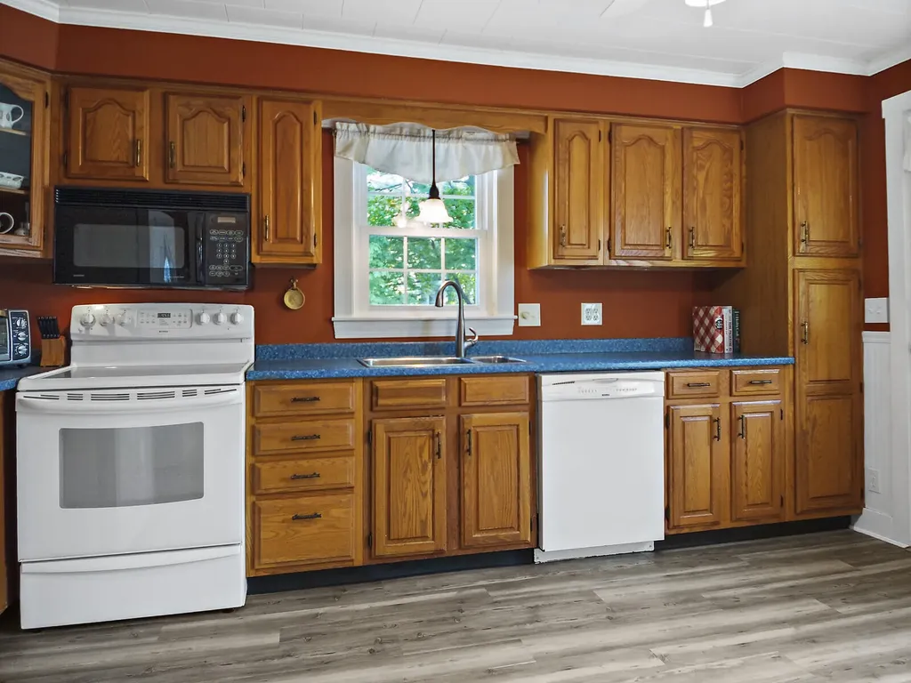 17 Davenport Street Augusta ME 04330