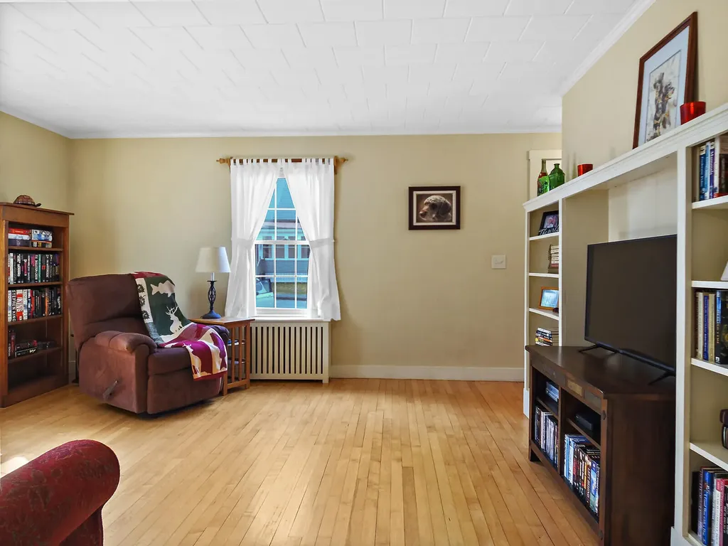 17 Davenport Street Augusta ME 04330