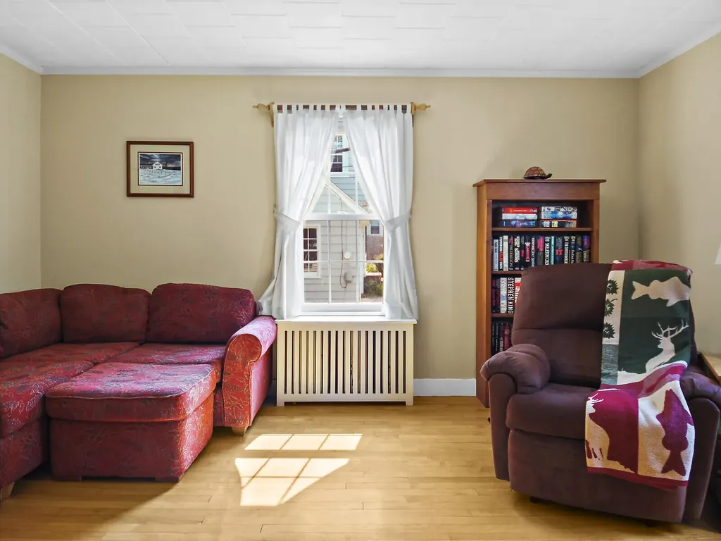17 Davenport Street Augusta ME 04330