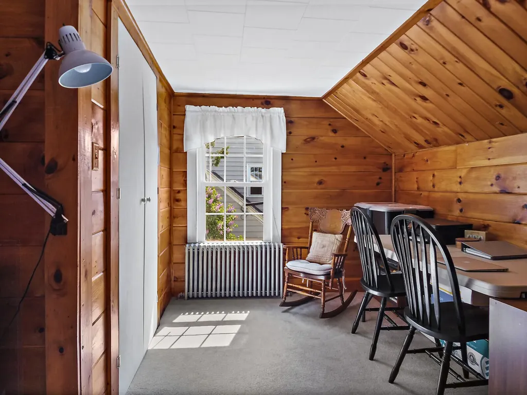 17 Davenport Street Augusta ME 04330