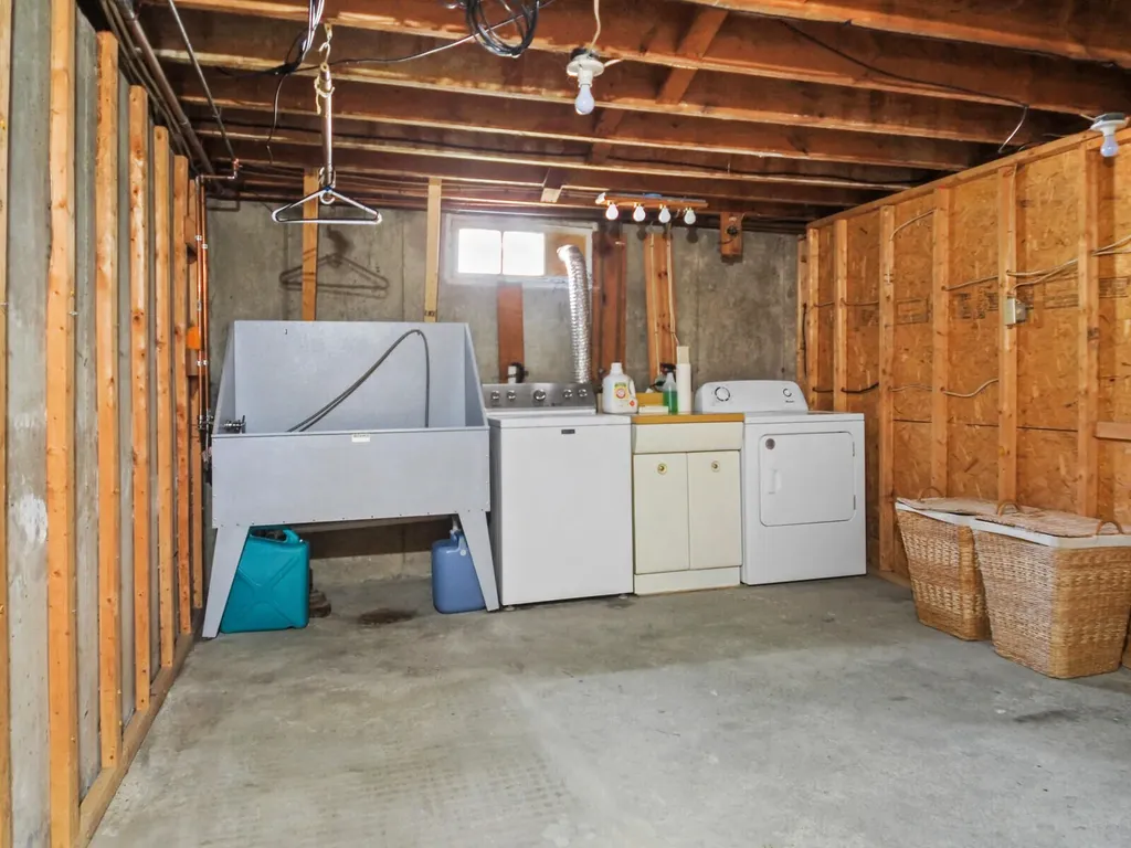 17 Davenport Street Augusta ME 04330