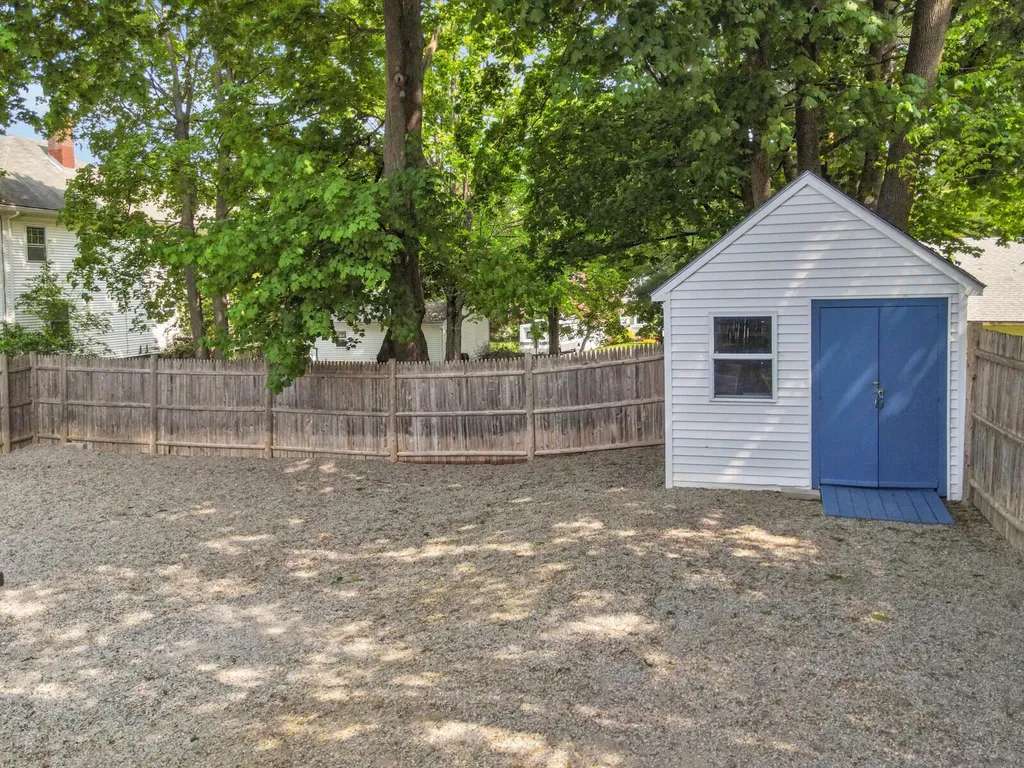17 Davenport Street Augusta ME 04330