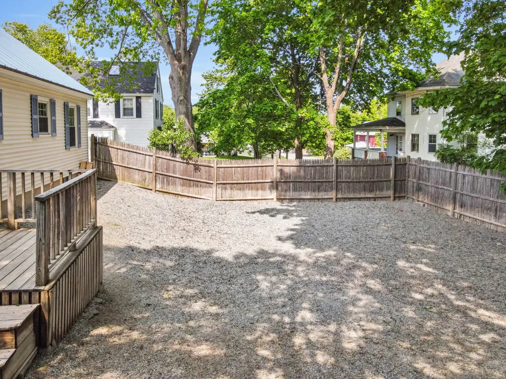 17 Davenport Street Augusta ME 04330