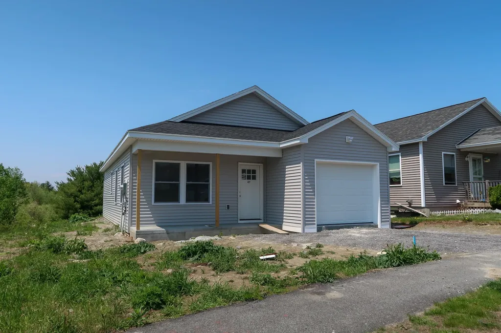 47 Village Circle Augusta ME 04330
