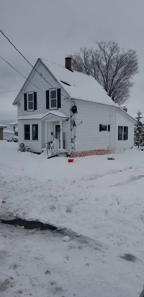 107 Pine Street Van Buren ME 04785