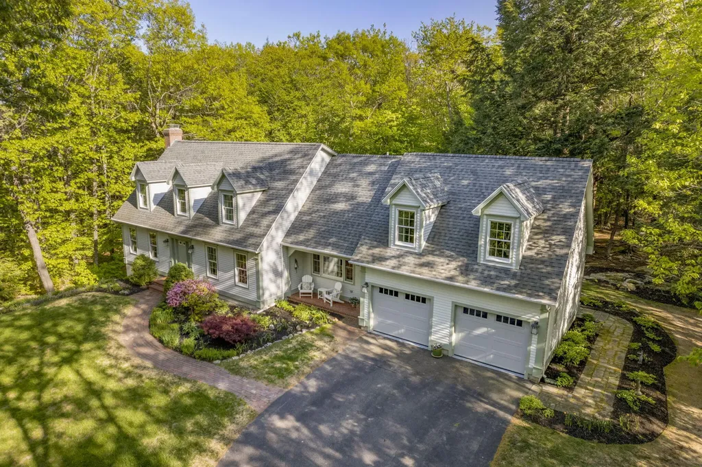 71 Hunter Way Falmouth ME 04105