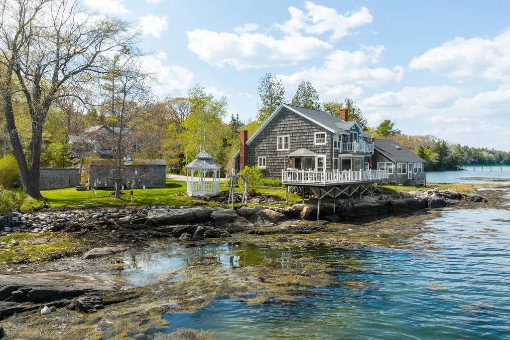 5 Sailors Way Harpswell ME 04079