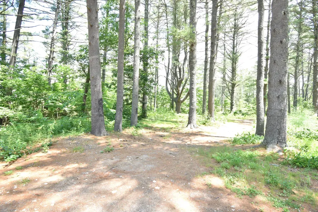 16 Peterson Road Raymond ME 04071