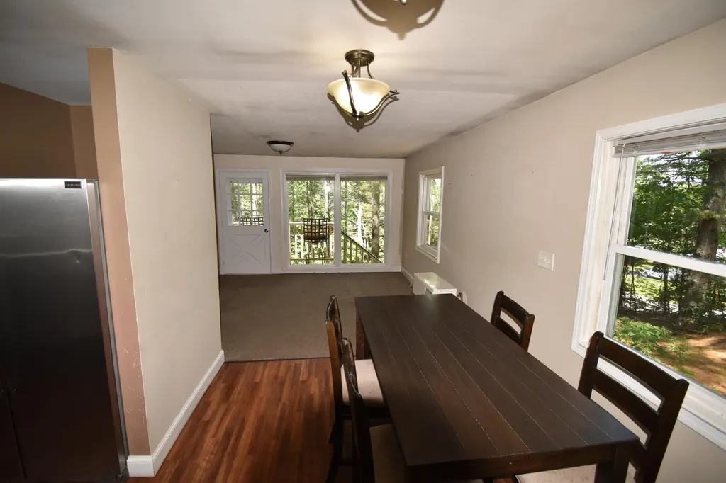 16 Peterson Road Raymond ME 04071
