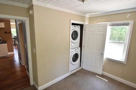 16 Peterson Road Raymond ME 04071