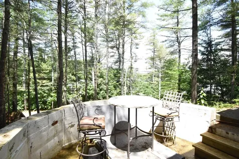 16 Peterson Road Raymond ME 04071