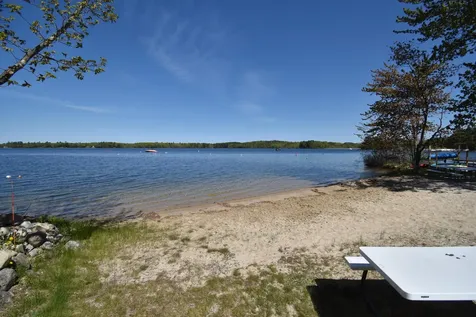16 Peterson Road Raymond ME 04071