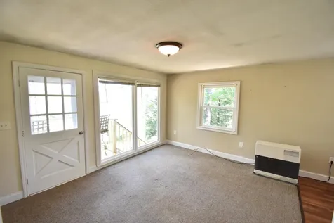 16 Peterson Road Raymond ME 04071