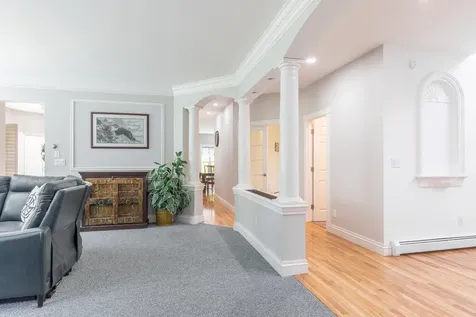 289 Ocean Avenue Kennebunkport ME 04046