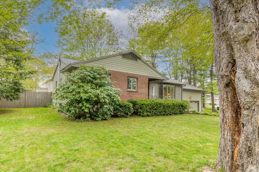 2 Baribeau Drive Brunswick ME 04011
