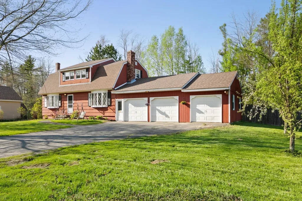 52 Smiley Avenue Winslow ME 04901