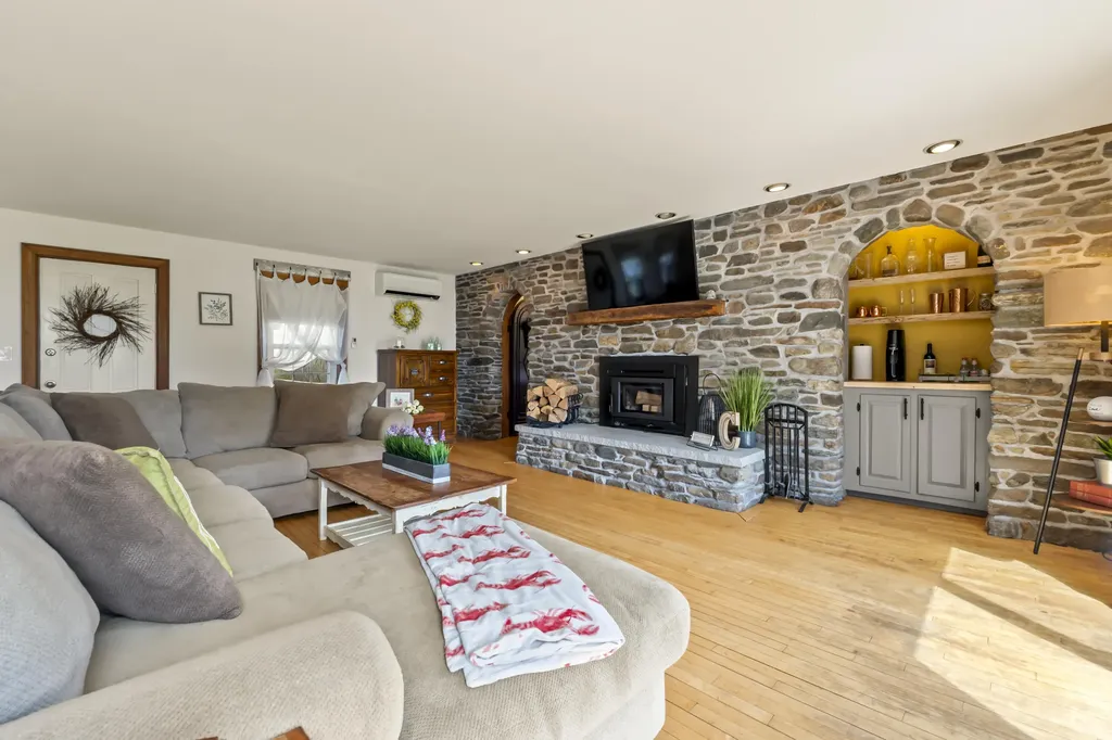 547 Ridge Road Monmouth ME 04259