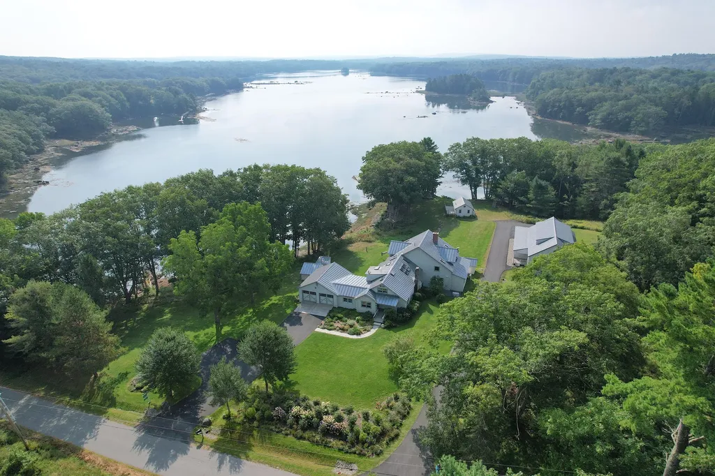 178 Johnson Point Road Penobscot ME 04476