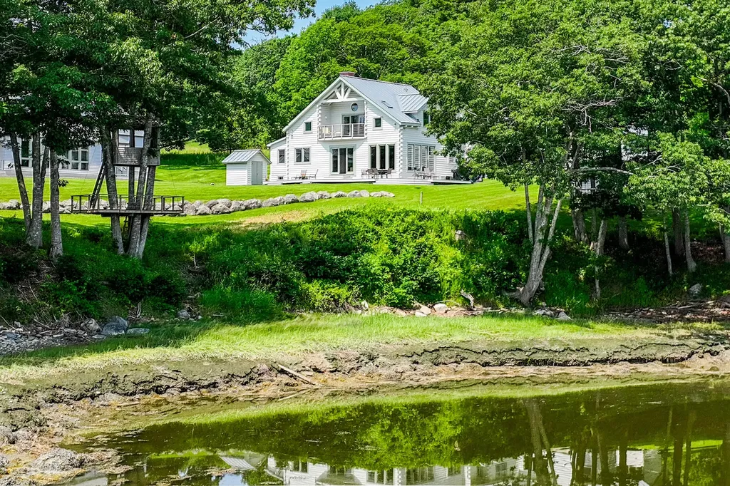 178 Johnson Point Road Penobscot ME 04476