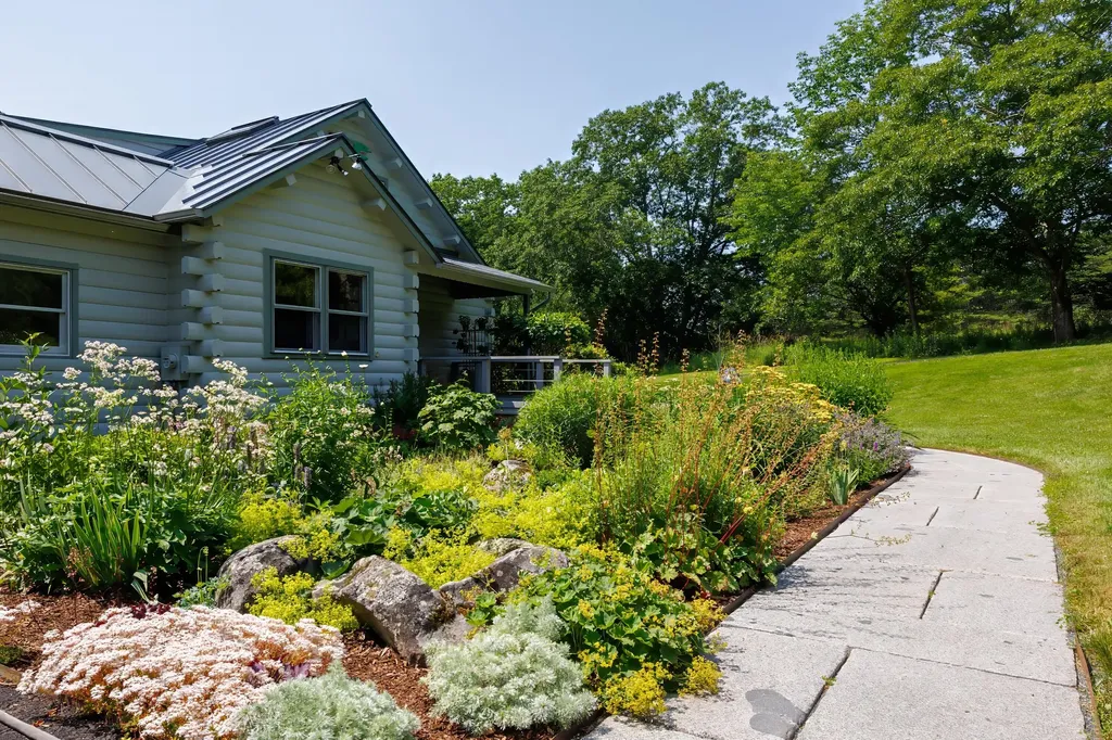 178 Johnson Point Road Penobscot ME 04476