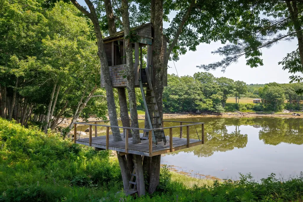 178 Johnson Point Road Penobscot ME 04476