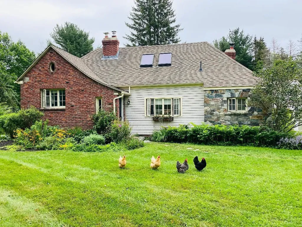 137 Middle Road Cumberland ME 04021
