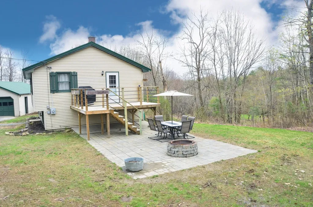 71 Summerhaven Road Manchester ME 04351