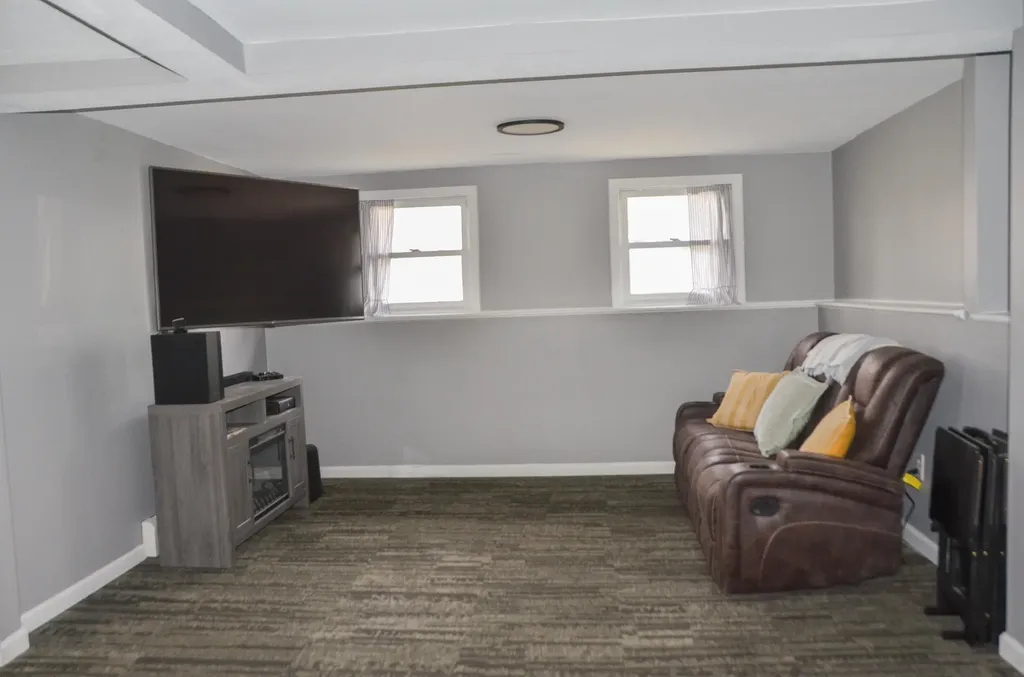 71 Summerhaven Road Manchester ME 04351