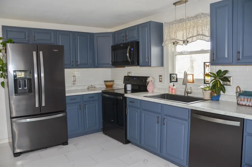 71 Summerhaven Road Manchester ME 04351