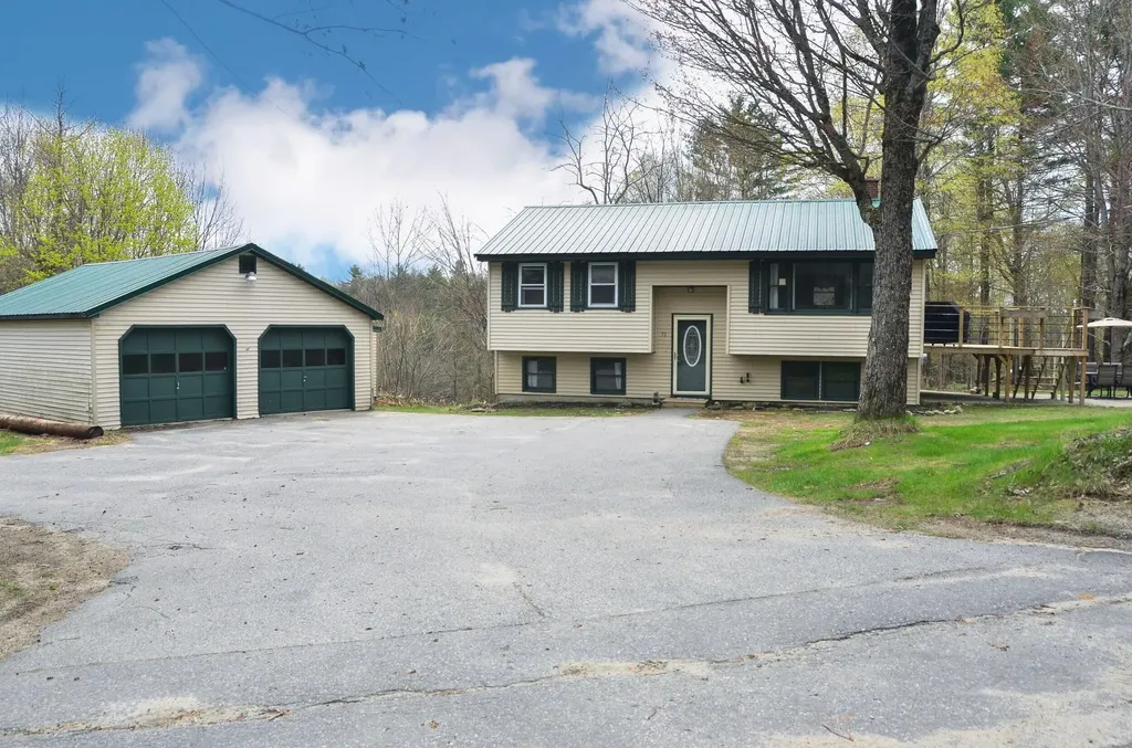 71 Summerhaven Road Manchester ME 04351
