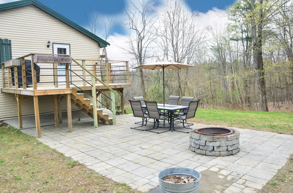 71 Summerhaven Road Manchester ME 04351