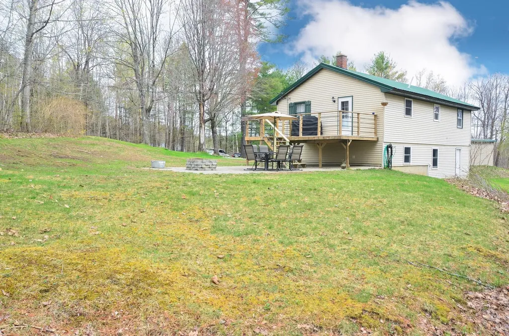 71 Summerhaven Road Manchester ME 04351