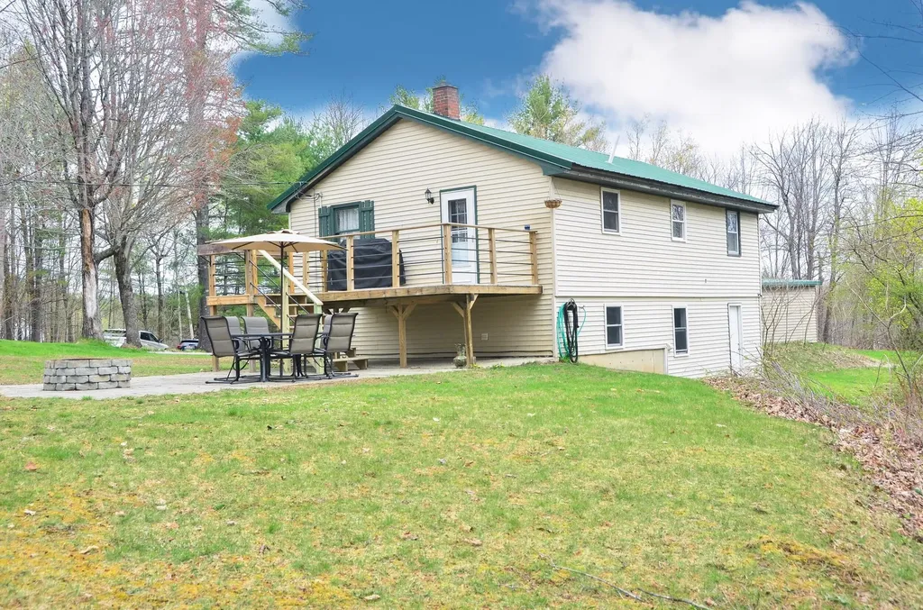 71 Summerhaven Road Manchester ME 04351